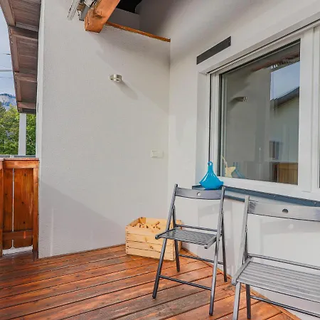 Cosy Holiday In With Balcony *